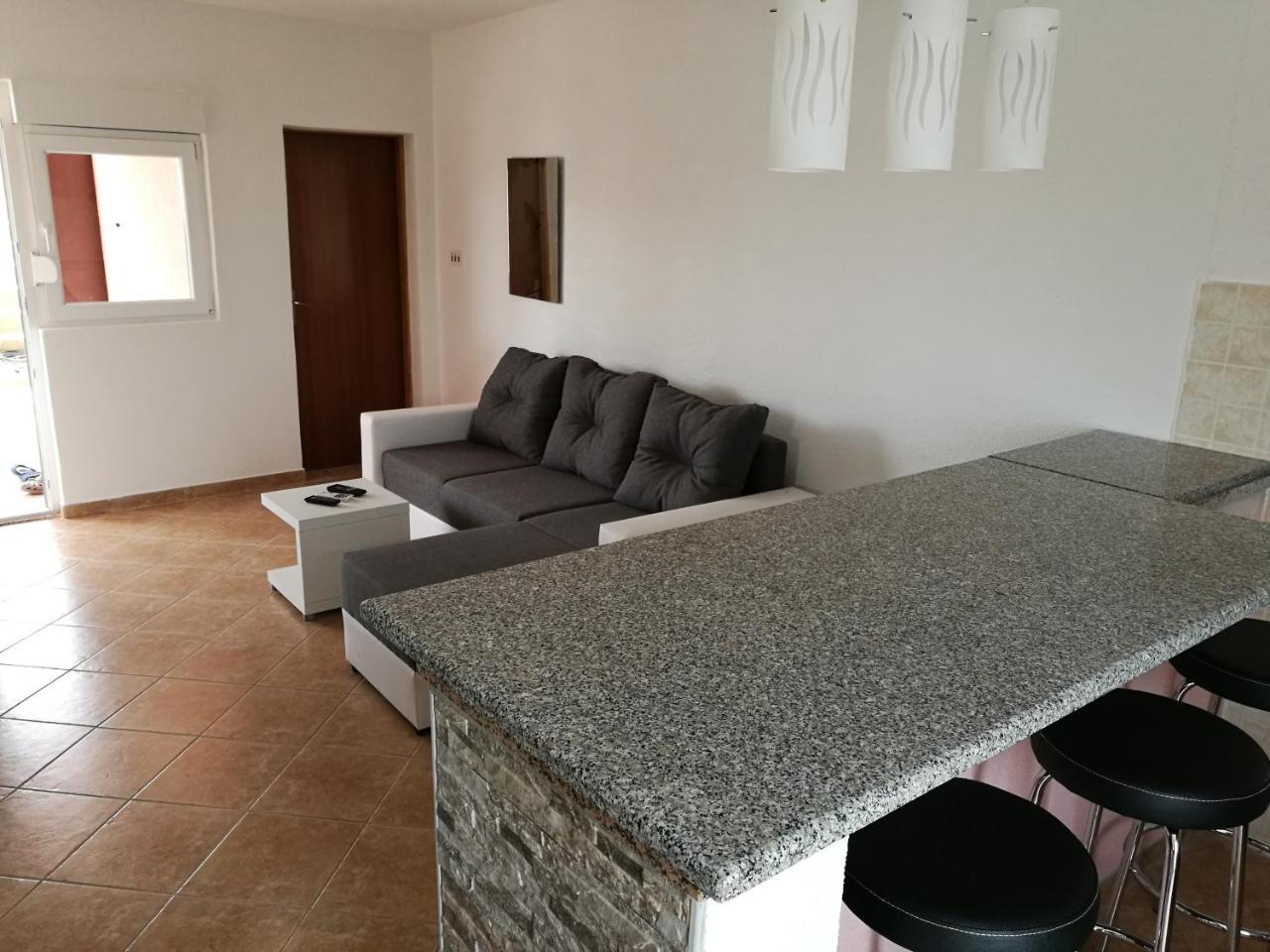 Apartments Ema Vir Bagian luar foto